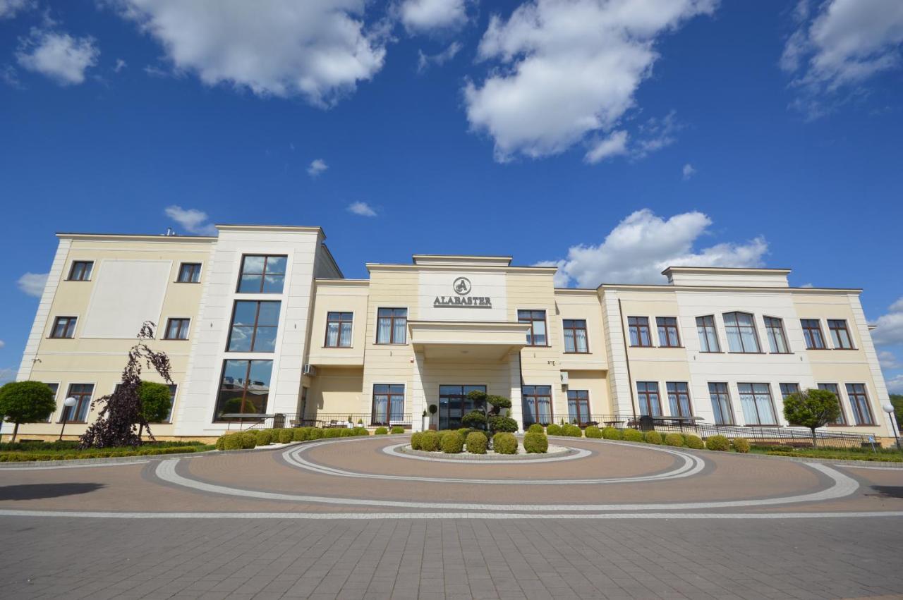 Alabaster Rezydencja เชชูฟ ภายนอก รูปภาพ